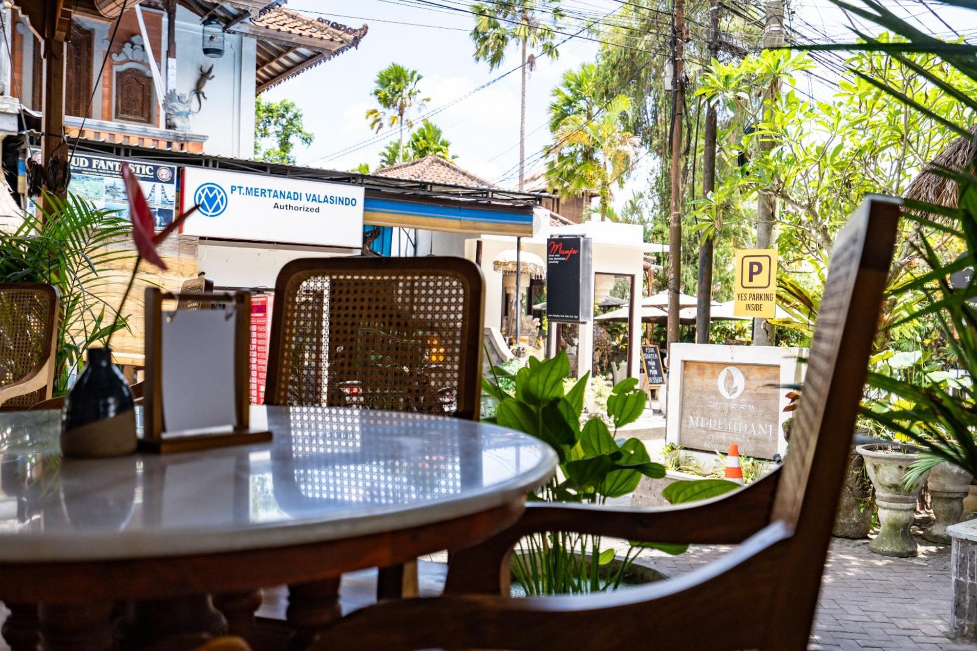 Meruhdani Boutique Hotel Ubud Exterior photo