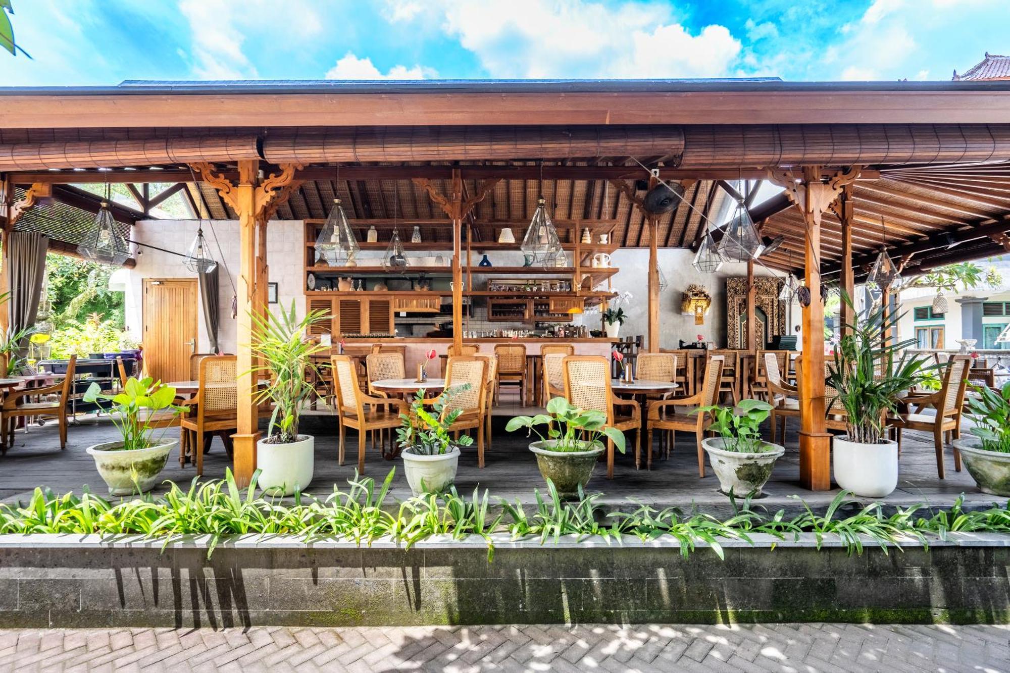 Meruhdani Boutique Hotel Ubud Exterior photo